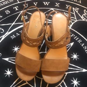 LAST CALL Cork platform sandals Tommy Hilfiger Size 9
